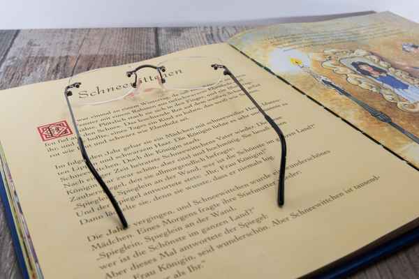 Märchenbuch vorlesen