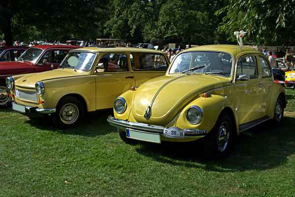 Zwei Autos fürs Volk