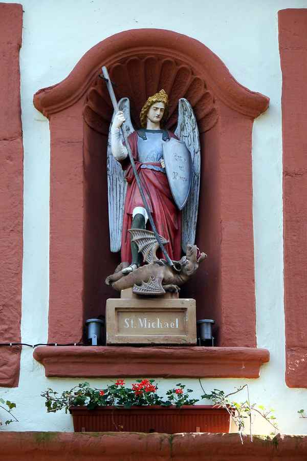 Gruß aus Bernkastel-Kues (Mosel), Sankt Michael, der Drachentöter
