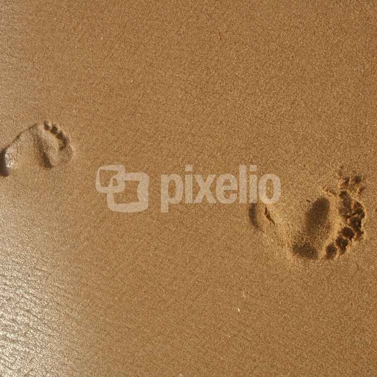 Spuren am Strand
