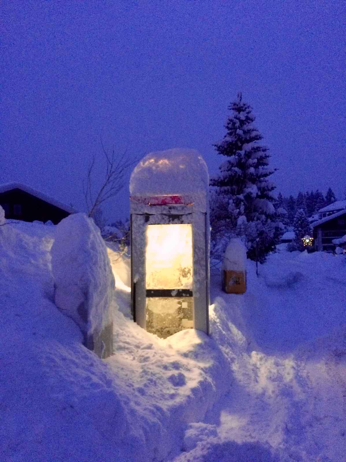 Telefon im Schnee