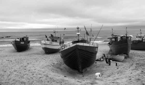 Fischerboote  in schwarz-weiß