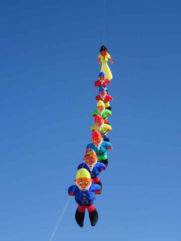 Drachenfest St. Peter Ording:  Schneewittchen und die 7 Zwerge