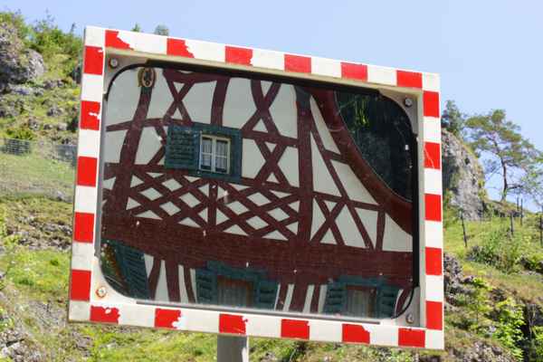 Fränkischer Fachwerkgiebel im Spiegel