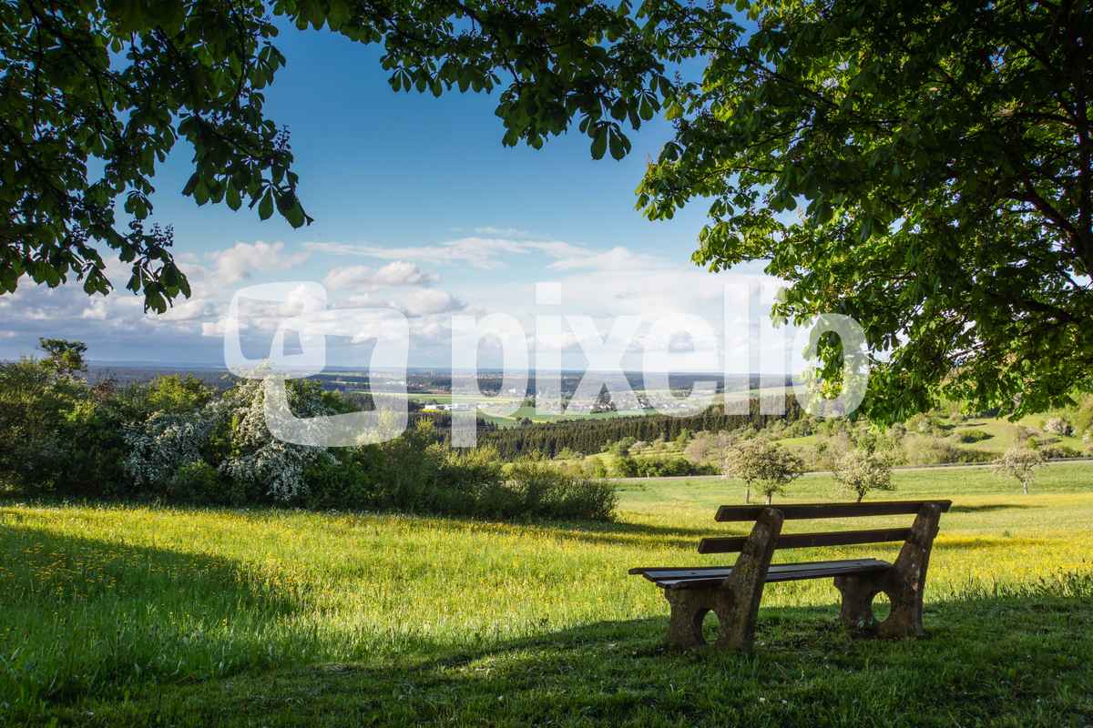 Wanderpause - Blick ins Tal