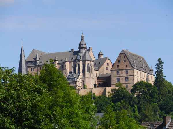 Das Landgrafenschloss . . . .