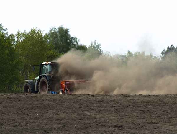  Frühjahrsbestellung 2010 in Brandenburg
