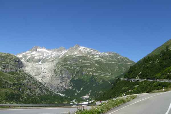 3-Pässe-Fahrt: Furka