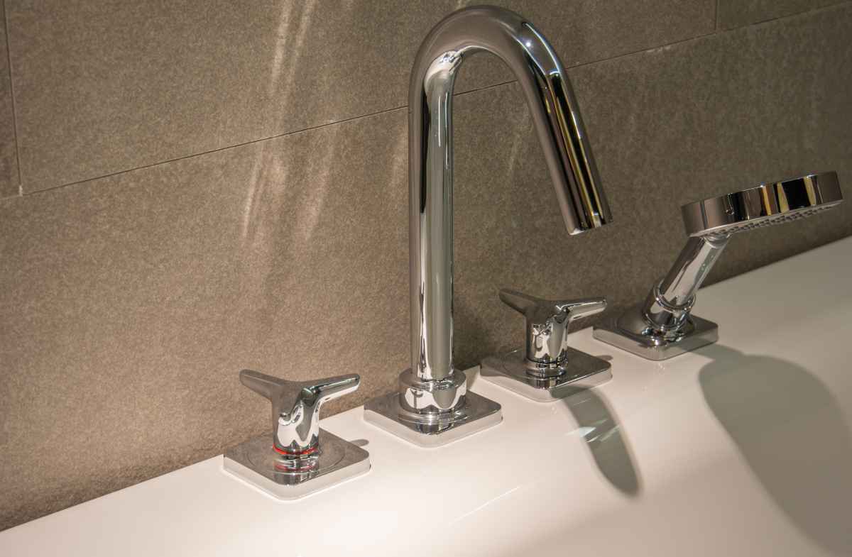 Moderne Bad-Armatur