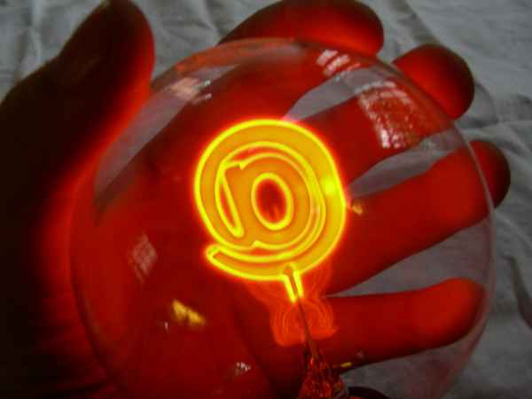 Email in meiner Hand