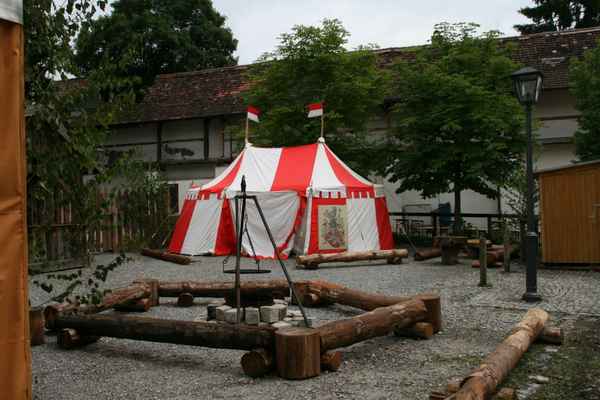 Frundsbergfest: Zelt eine Fähnleins in der Innenstadt. / Foto: Alexander Hauk