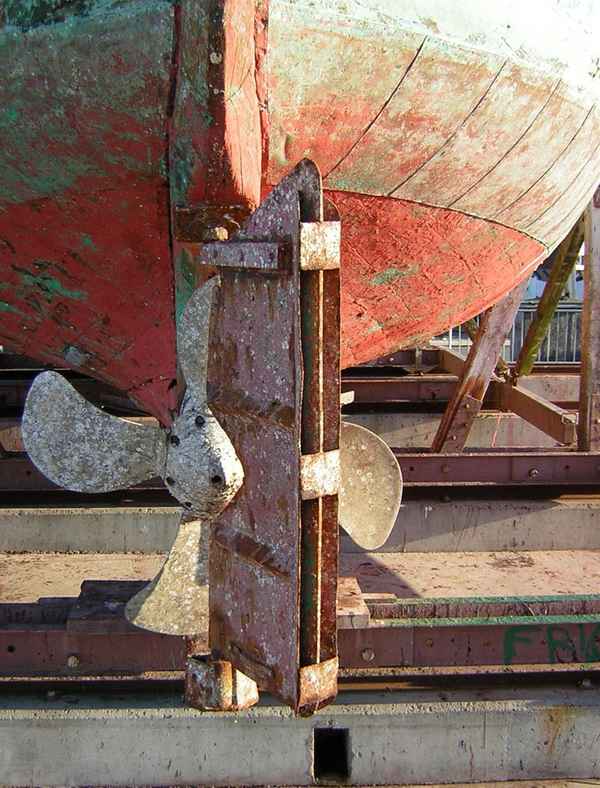 Fischkutter auf der Helling