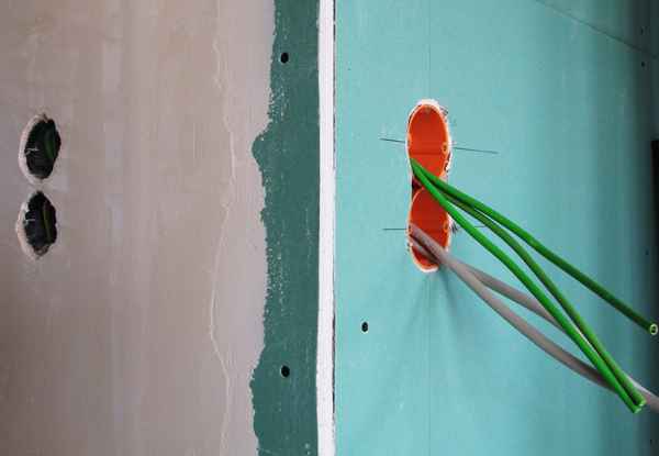 Warten auf den Elektriker 3