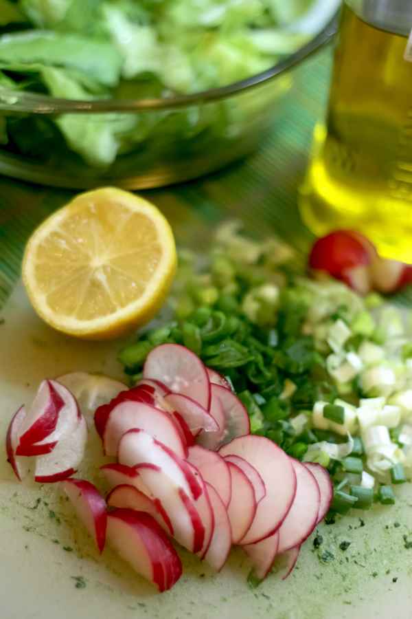 Gemüsesalat zubereiten