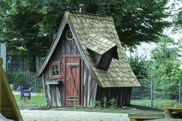 Hexenhäuschen in KiTa