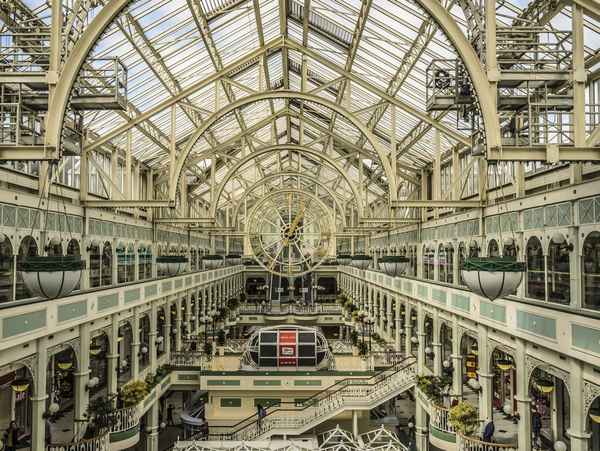 Konsumtempel aus Stahl