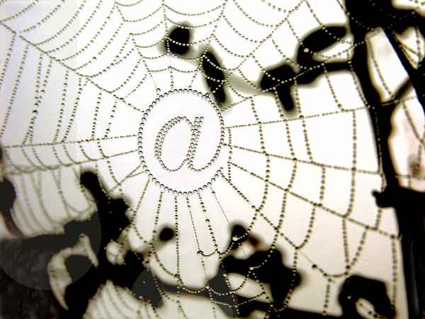 das Netz in dem wir alle hängen ....  (Internet(z) at
