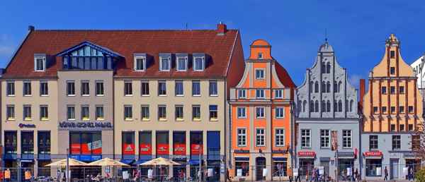 Unverbaute Sicht auf die Ossenreyerstr. Stralsund(2)