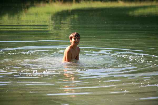 Junge am Badesee_2
