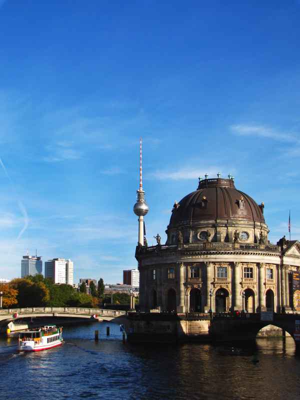Museumsinsel Berlin und Fernsehturm Ost