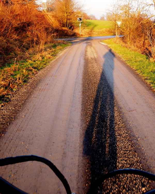 dem schatten hinterher jagen