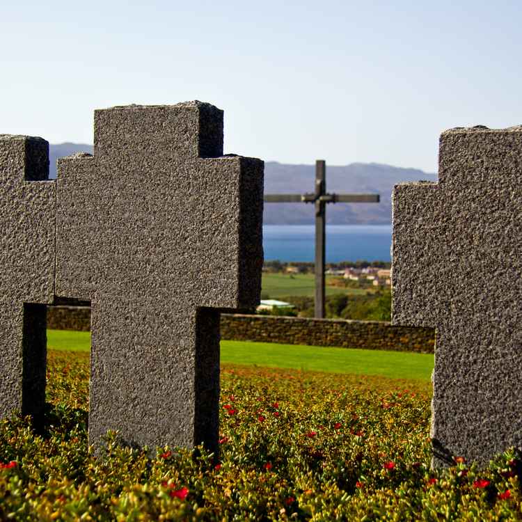 Drei Kreuze auf dem Soldatenfriedhof Maleme