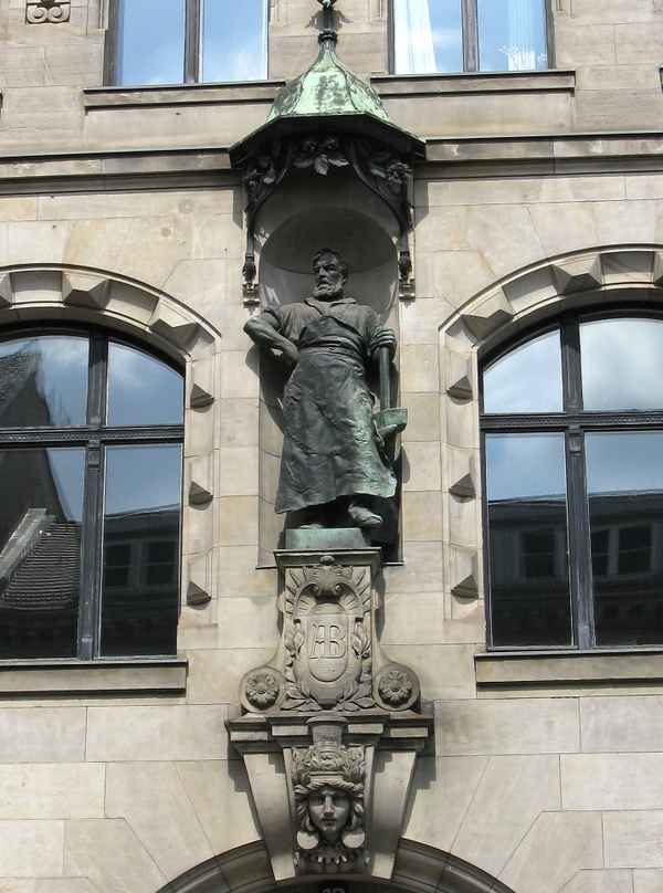 Schmied (Plastik am Borsighaus Berlin)