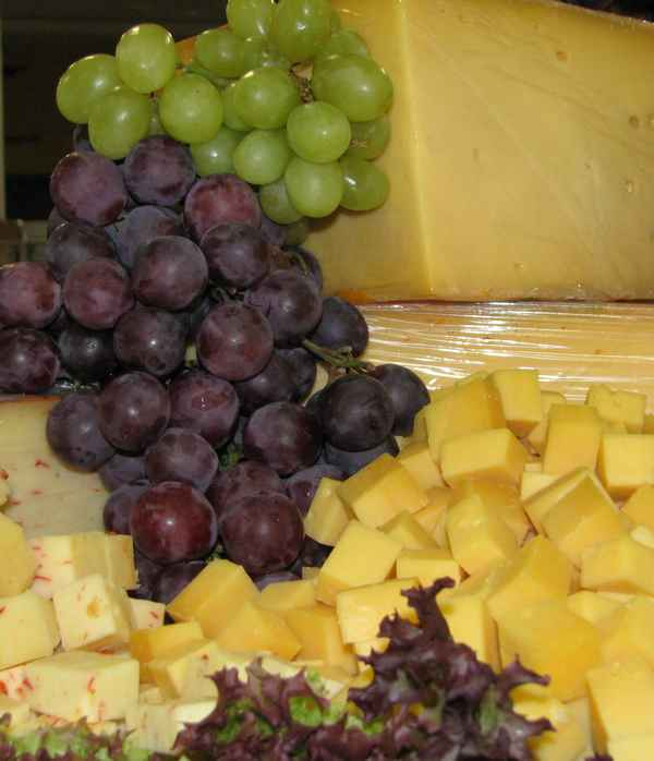 Weintrauben und Käse