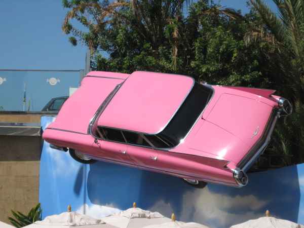 Cadillac vor HardRock-Cafe