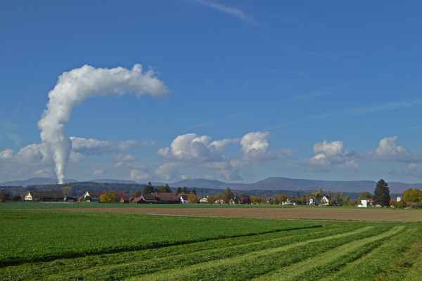 Künstliche und Naturwolken