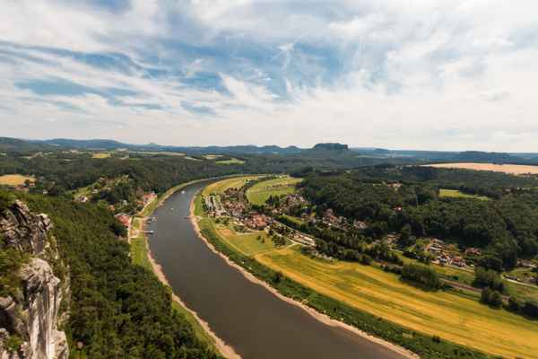 Blick von der Bastei im  Elbsandsteingebirge II