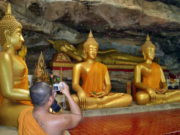 In einer Höhle am Mekong