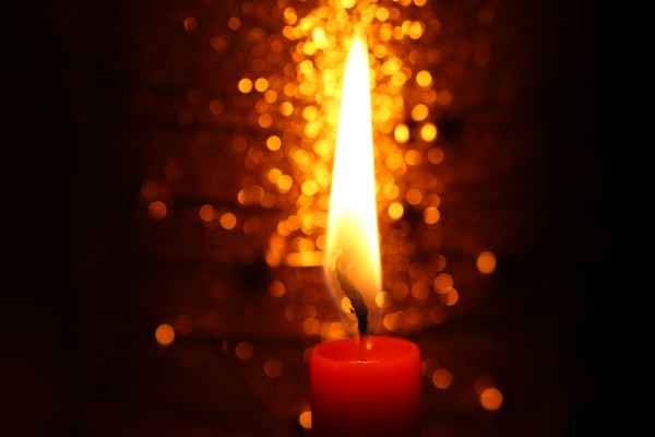 Glitzerndes Kerzenlicht I