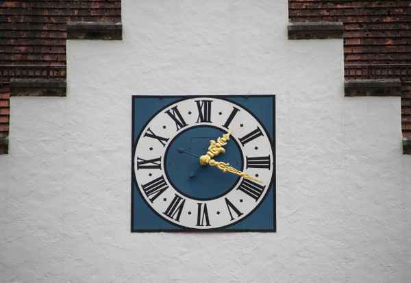 Uhr am Haus des Gastes Beilngries