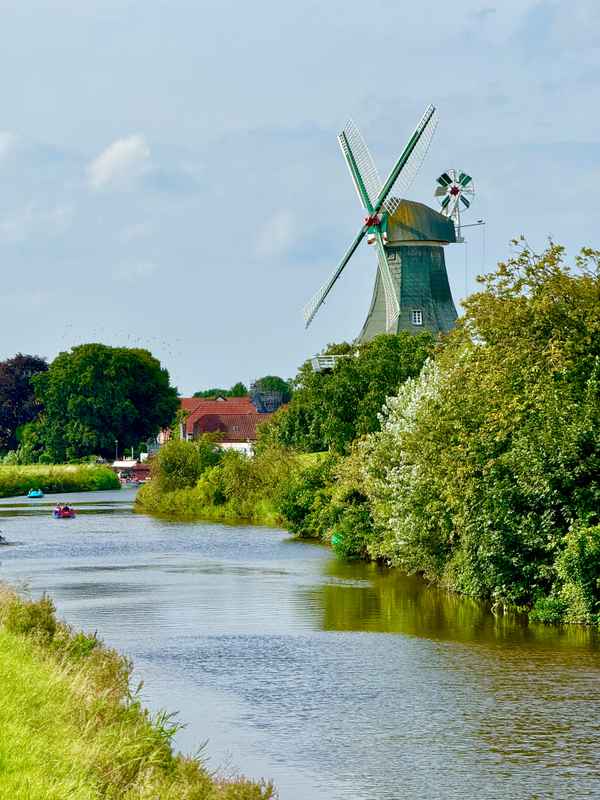 Greetsiel Windmühle am Fluss