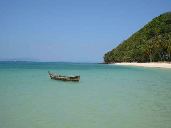 Fischerboot auf Phi Phi Island / 2007 Jan.