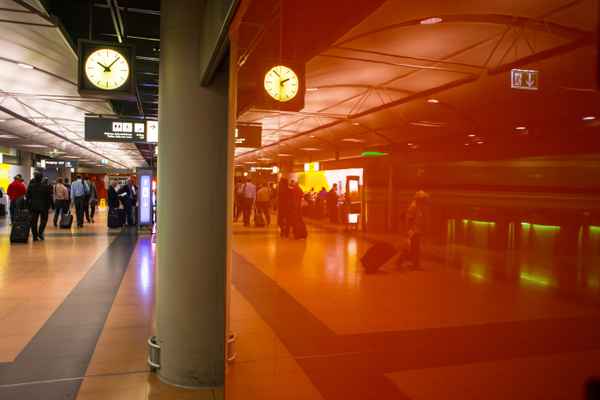 Flughafen Mietwagenschalter / Wartezone