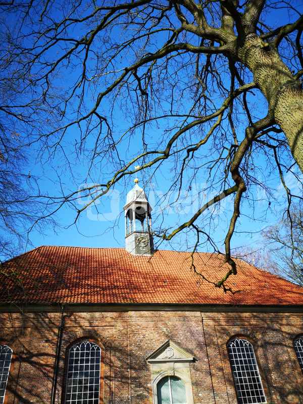 Kirchendach mit Türmchen