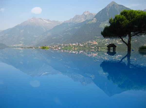 Blick auf Dorf Tirol und die Texelgruppe