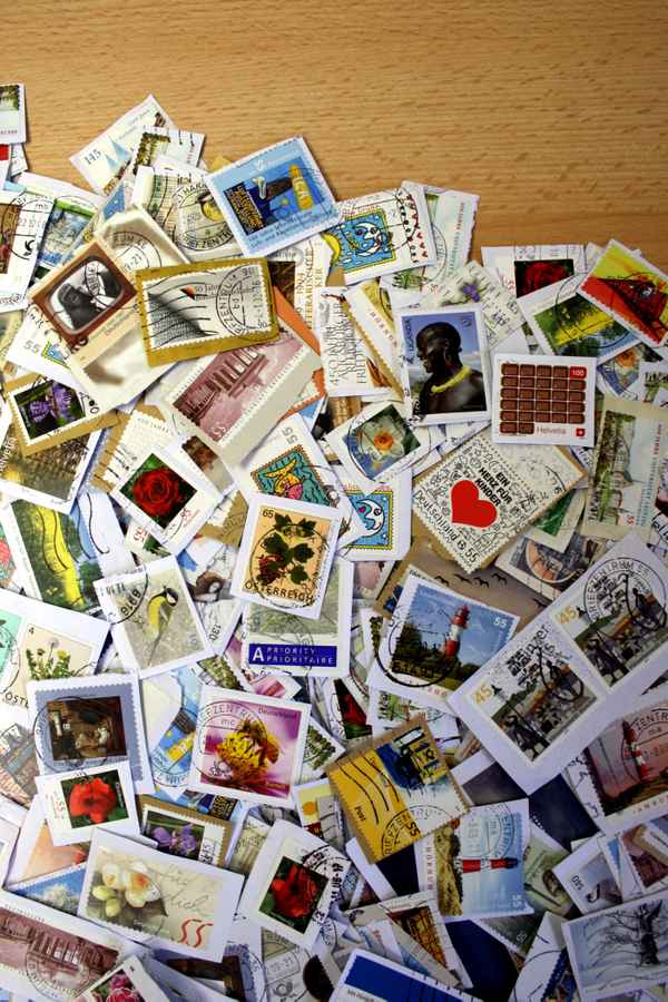 Fleißiger Briefmarkensammler