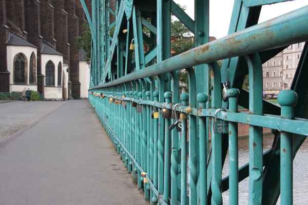 "Schloss"brücke