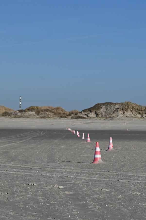 Markierung f&uuml;r die Strandsegler von SPO