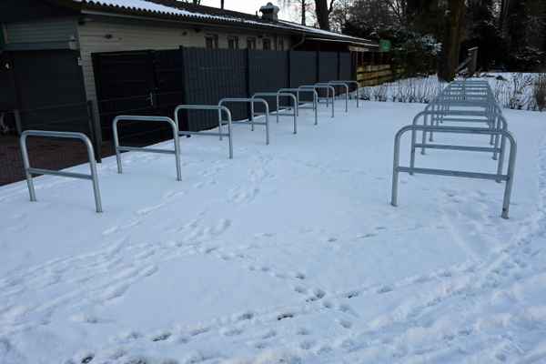 Fahrradst&auml;nder warten auf die R&auml;der