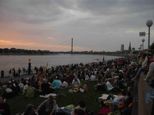 Oberkasslerbrücke in Abenddämmerung