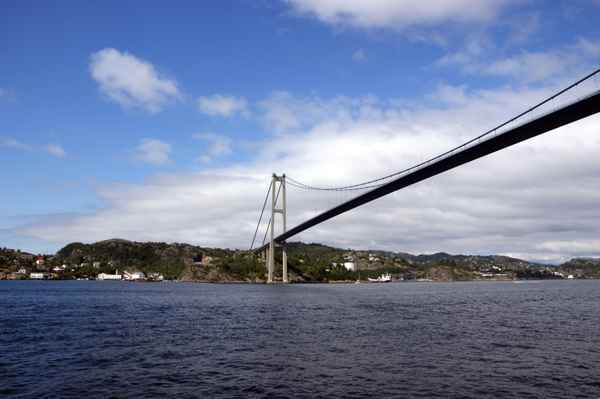 Die Nærøysund Brücke
