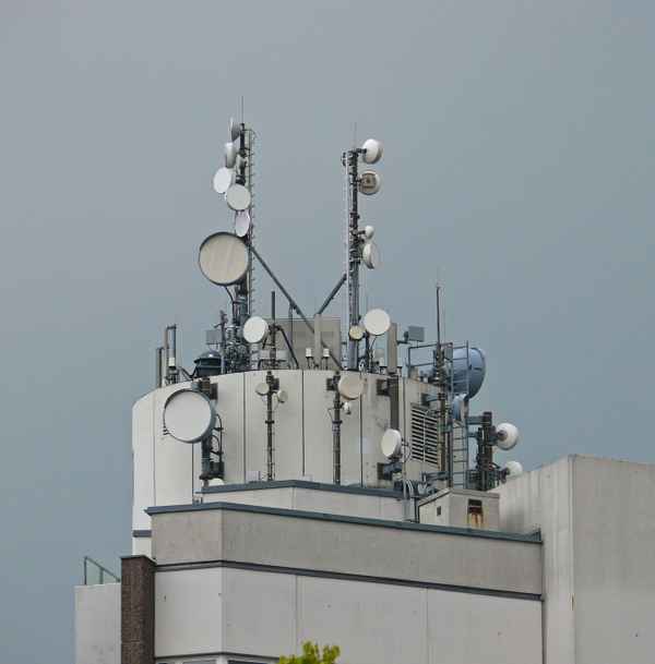 Antennen auf dem Iduna-Hochhaus