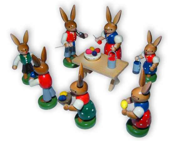 Osterhasenfiguren