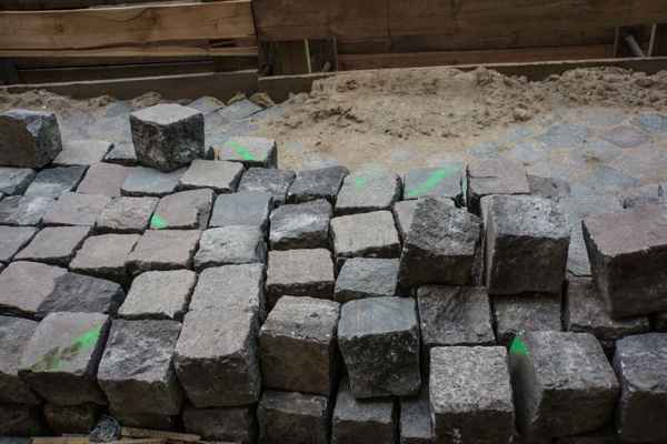 Straßenbau und Pflastersteine