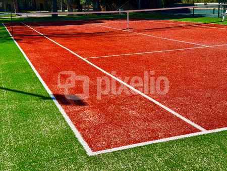 Tennisplatz mit Ganzjahresbelag