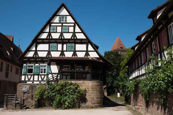 Fachwerkhäuser im Klosterhof zu Maulbronn